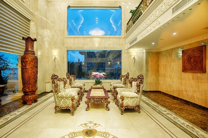 Sảnh và quầy lễ tân khách sạn 4 sao