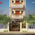 Hai tầng dưới và sân cổng nhà phố