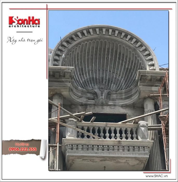 2 Ảnh thực tế thi công hoa văn phào chỉ biệt thự pháp tại sài gòn