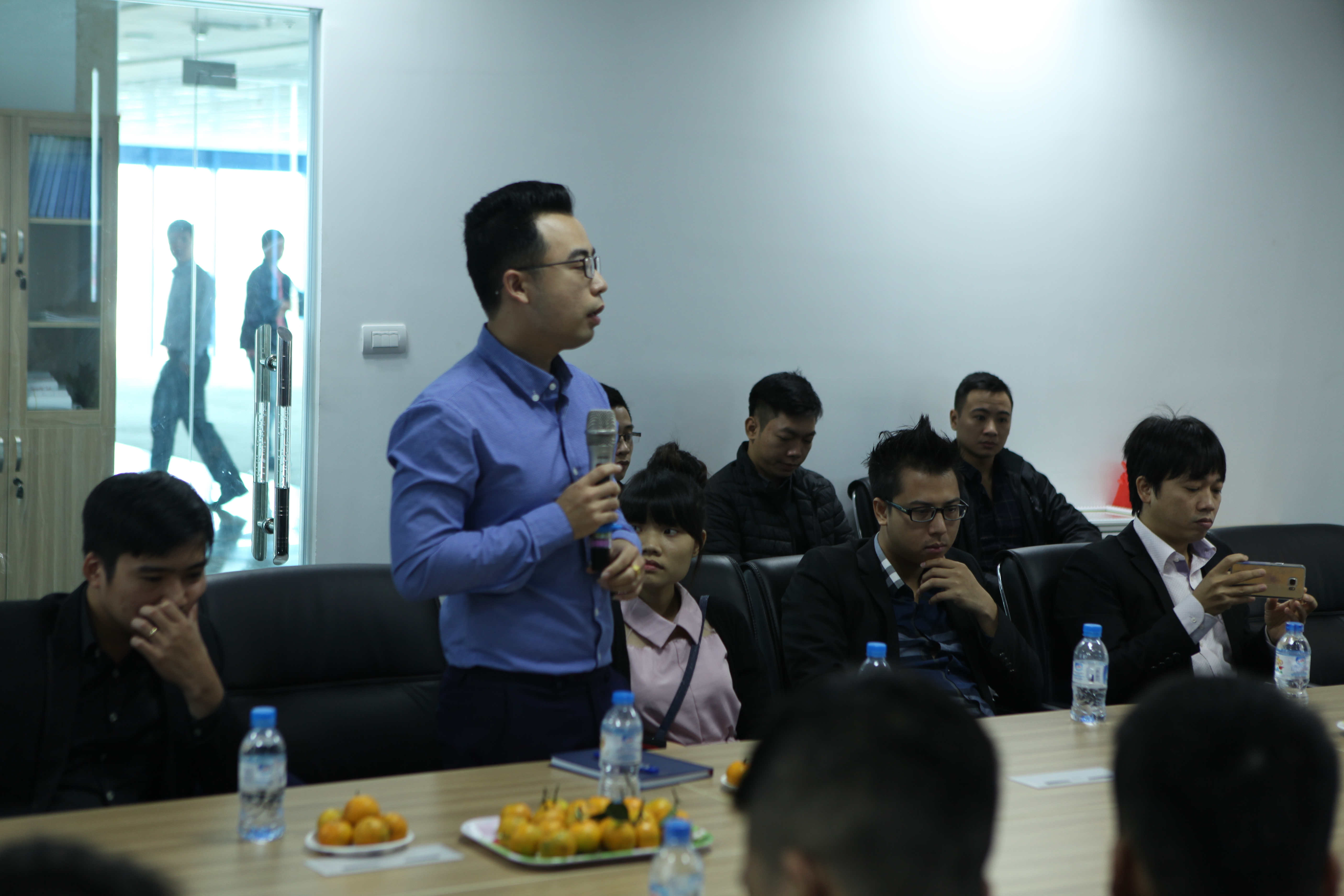 ĐÀO TẠO THÁNG 11: Kỹ năng làm việc nhóm 3 anh-quang-tra-loi-cau-hoi-tai-buoi-dao-tao