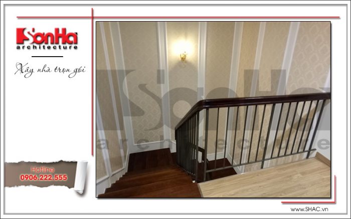 6 Ảnh thực tế nội thất cầu thang biệt thự khu đô thị vinhomes nam thăng long