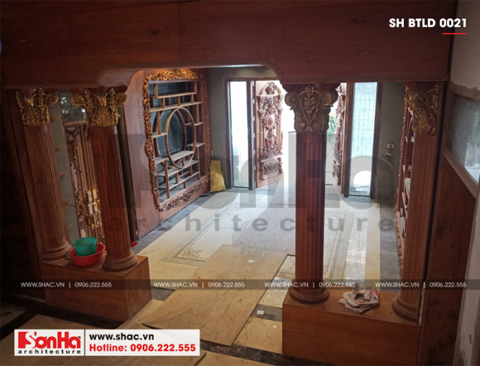 6 Ảnh thực tế thi công nội thất sảnh chính biệt thự lâu đài tại hà nội sh btld 0021