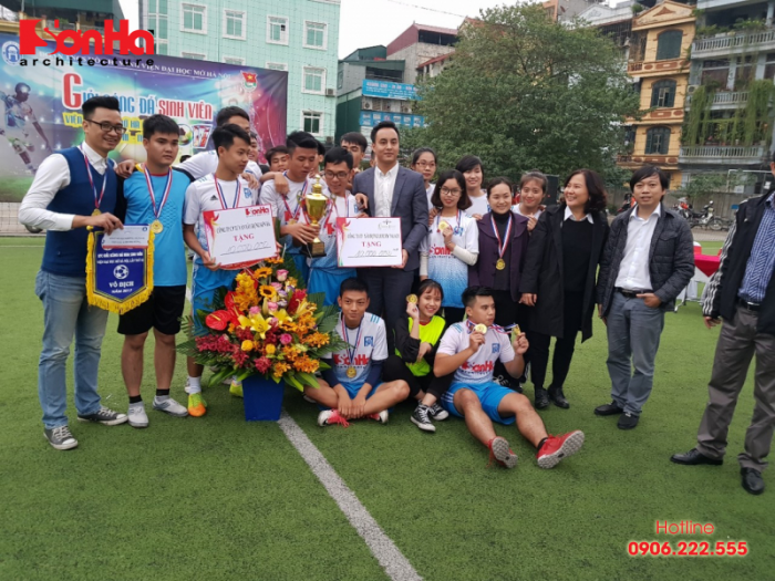 Sơn Hà Architecture tự hào đồng hành cùng giải bóng đá sinh viên Đại học mở Hà Nội (15)