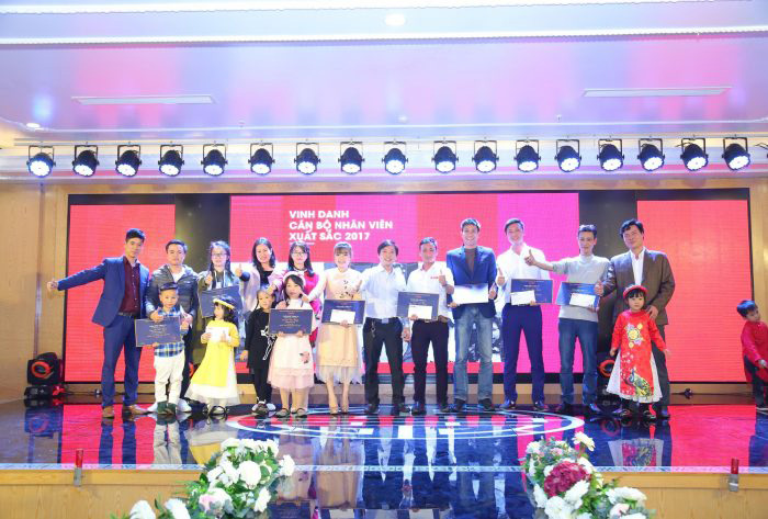 Tiệc tất niên Sơn Hà Architecture   Ngày thứ 365   Cùng sát vai và bước tiếp (6)