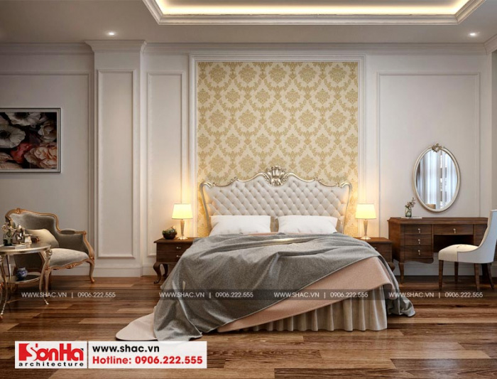 Phòng ngủ cổ điển đẹp với sàn gỗ màu sắc tinh tế kết hợp giấy dán tường 