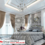 Phòng ngủ với giường lớn gam màu xám trắng