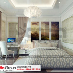 Phòng ngủ nhỏ với bàn làm việc bên cạnh