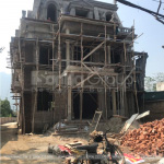 2 Ảnh thực tế thi công biệt thự tân cổ điển 3 tầng tại hòa bình sh btp 0135