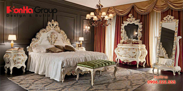 Điền hình của phòng ngủ master cổ điển là vật dụng kiểu của vua chúa quý tộc 