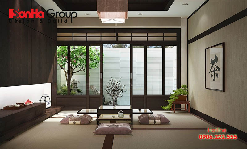 Thiết kế phòng khách phong cách Nhật: Phòng khách là tổ ấm của mỗi căn nhà, vì vậy, thiết kế phòng khách phong cách Nhật sẽ làm cho không gian sống của bạn trở nên đầy tinh tế. Thiết kế đơn giản, mộc mạc nhưng không kém phần sang trọng và đẳng cấp. Các đồ nội thất được lựa chọn tỉ mỉ cùng sự kết hợp màu sắc hài hòa, phù hợp với mọi không gian. Nhấn vào hình để khám phá thêm về thiết kế phòng khách phong cách Nhật.