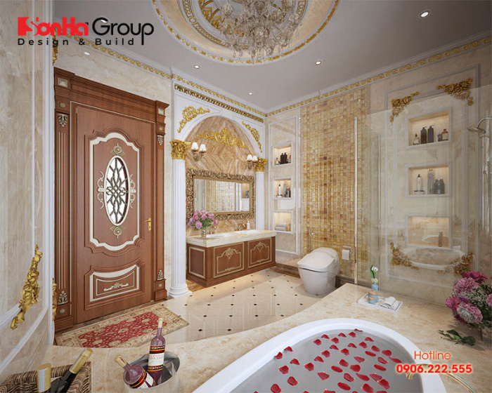 Phòng tắm cổ điển được nhấn nhá bằng hệ thống tủ gỗ, kệ thiết kế tinh xảo, bắt mắt khiến ai cũng ưng ý khi ngắm nhìn 