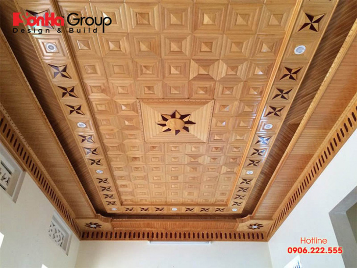 Trần nhà bằng gỗ cũng được sử dụng khá nhiều trong trang trí nội thất 