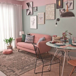 Mẫu phòng khách màu hồng kết hợp với màu tương phản 5