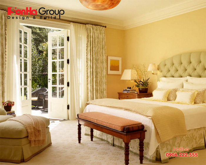 Ý tưởng trang trí phòng ngủ màu vàng kem mang phong cách tân cổ điển nhẹ nhàng 