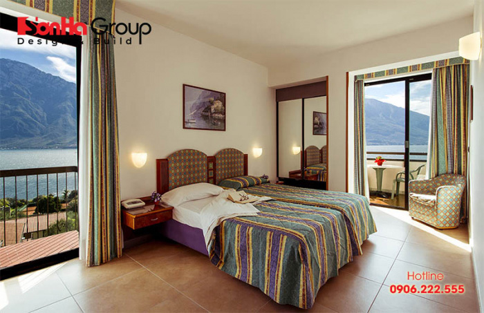 50+ Mẫu thiết kế nội thất phòng ngủ khách sạn chuẩn 4 sao 9 Căn phòng ngủ khách sạn 4 sao với thiết kế mở giúp du khách ngắm trọng phong cảnh thiên nhiên