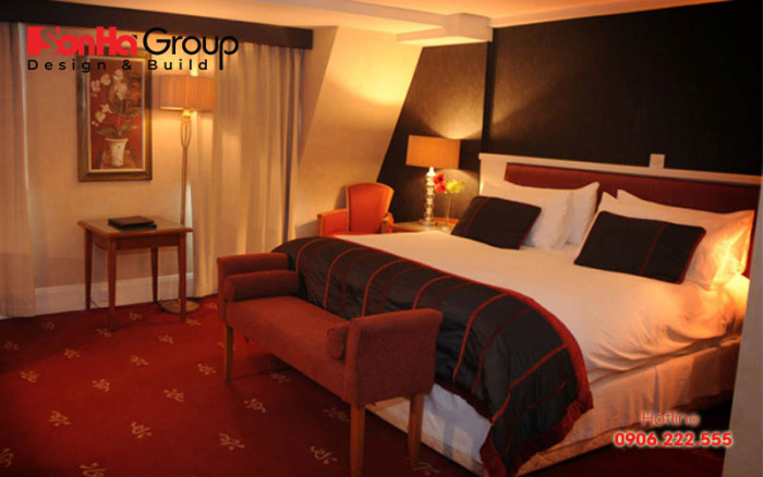 Tấm trang trí giường phù hợp với phong cách chung của khách sạn