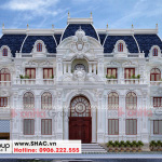 Mặt tiền biệt thự 3 tầng 1 tum phong cách lâu đài cổ điển