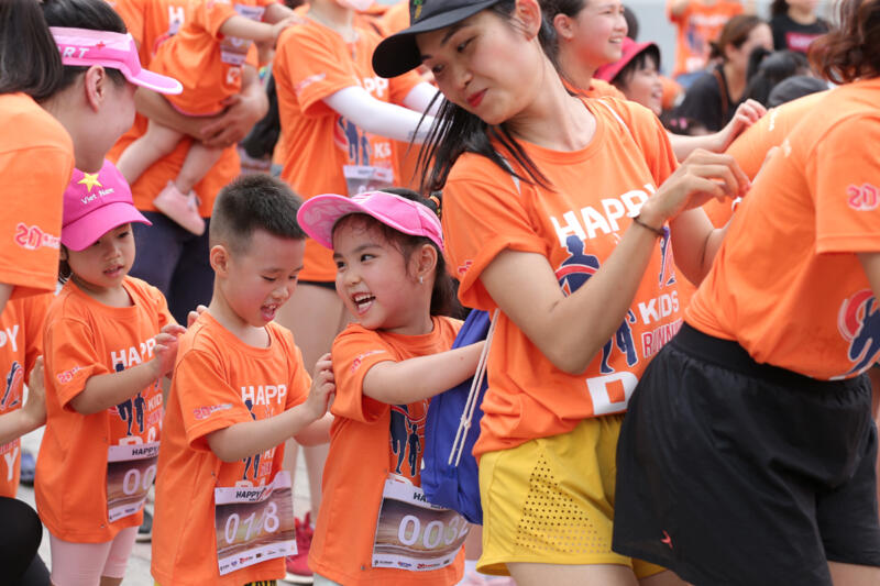 KTS Nguyễn Hoàng Long: Tôi sáng lập Happy Kids Running Day vì quá yêu nụ cười của con trẻ! 14