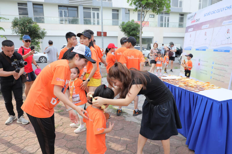 KTS Nguyễn Hoàng Long: Tôi sáng lập Happy Kids Running Day vì quá yêu nụ cười của con trẻ! 23
