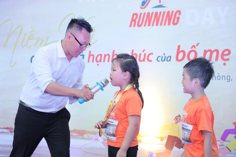 KTS Nguyễn Hoàng Long: Tôi sáng lập Happy Kids Running Day vì quá yêu nụ cười của con trẻ! 25