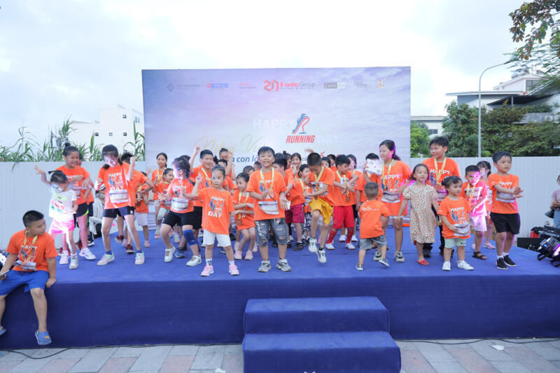 KTS Nguyễn Hoàng Long: Tôi sáng lập Happy Kids Running Day vì quá yêu nụ cười của con trẻ! 26