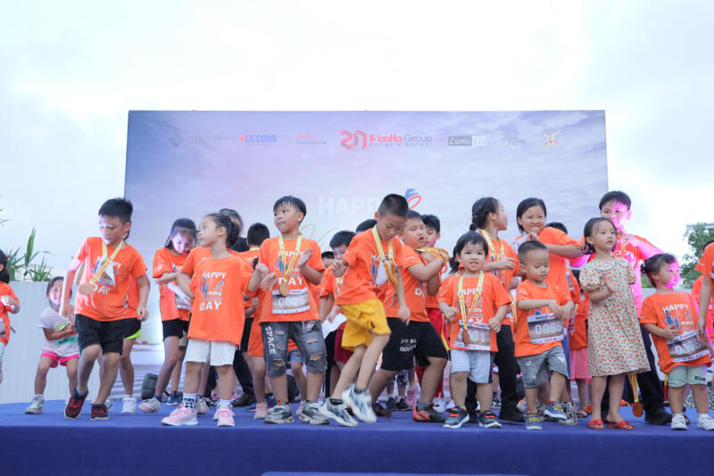 KTS Nguyễn Hoàng Long: Tôi sáng lập Happy Kids Running Day vì quá yêu nụ cười của con trẻ! 27