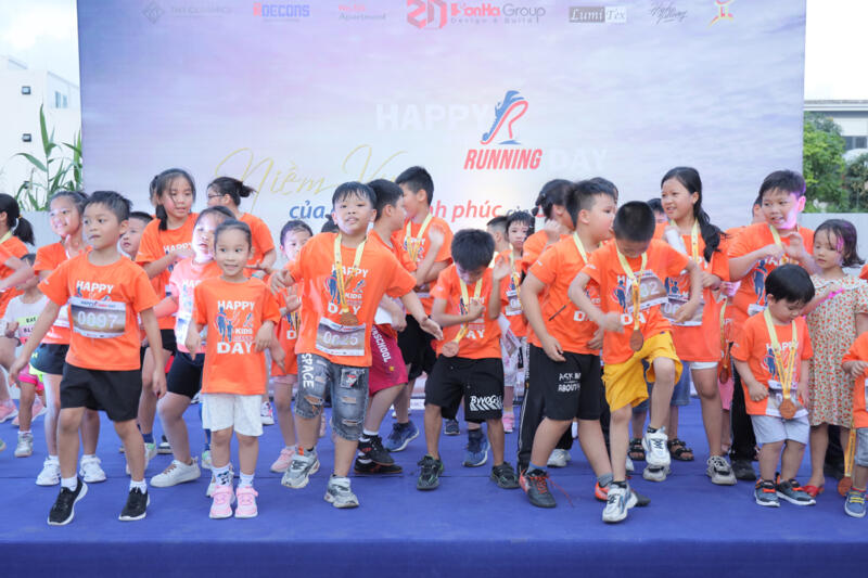 KTS Nguyễn Hoàng Long: Tôi sáng lập Happy Kids Running Day vì quá yêu nụ cười của con trẻ! 28
