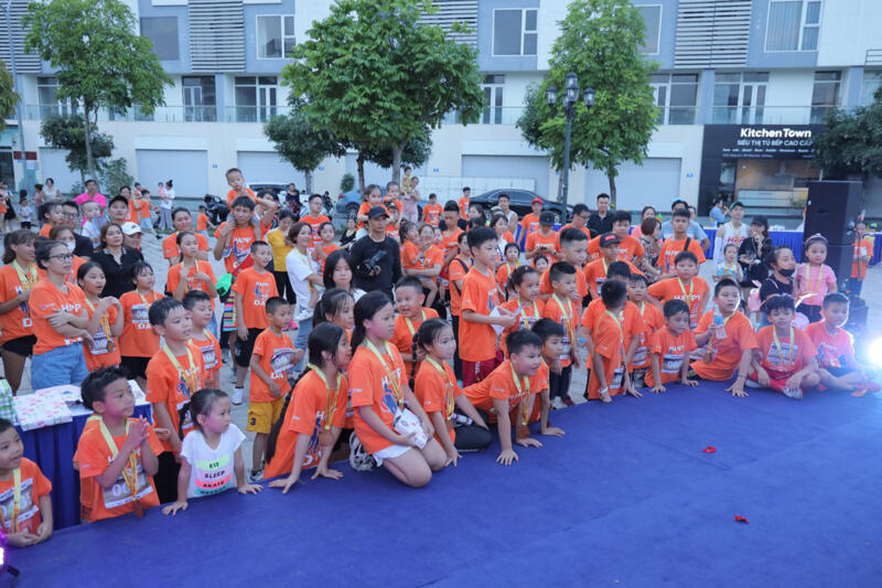KTS Nguyễn Hoàng Long: Tôi sáng lập Happy Kids Running Day vì quá yêu nụ cười của con trẻ! 31