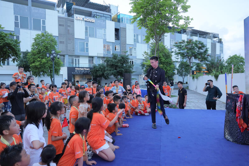 KTS Nguyễn Hoàng Long: Tôi sáng lập Happy Kids Running Day vì quá yêu nụ cười của con trẻ! 32