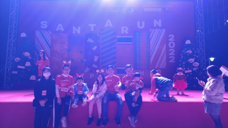 CBNV Sơn Hà Group cùng với 2000 người tham gia Santa Run 24