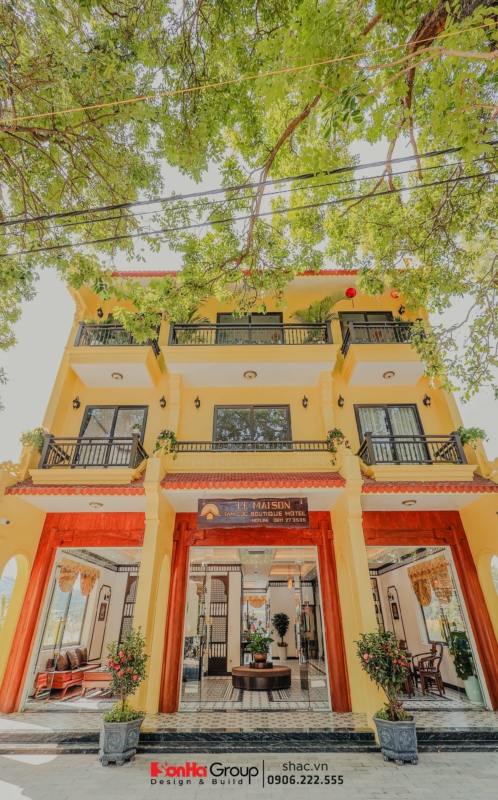 Mặt tiền độc đáo của khách sạn mini Le Maison tại Ninh Bình