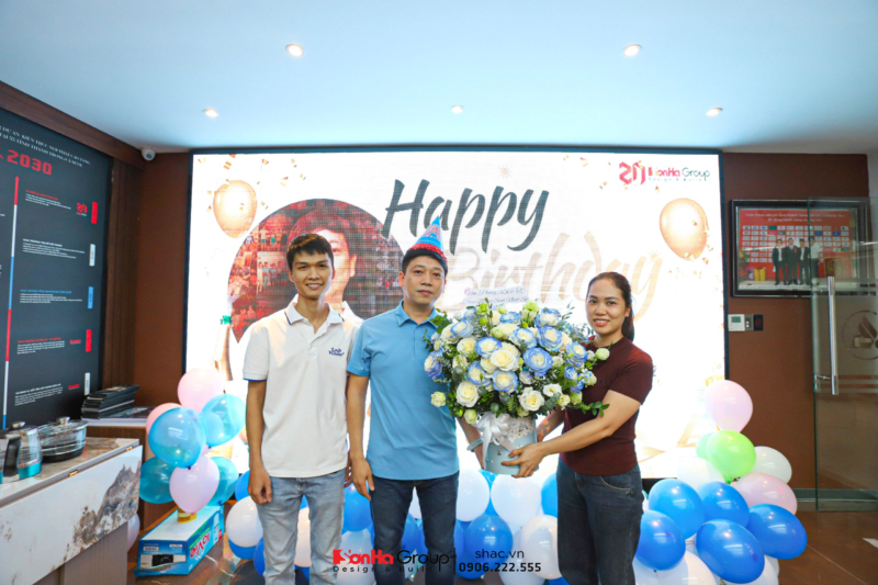 Tập thể CNV Sơn Hà Group chúc mừng sinh nhật Tổng Giám đốc Nguyễn Hoàng Long