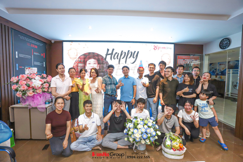 Tập thể CNV Sơn Hà Group chúc mừng sinh nhật Tổng Giám đốc Nguyễn Hoàng Long
