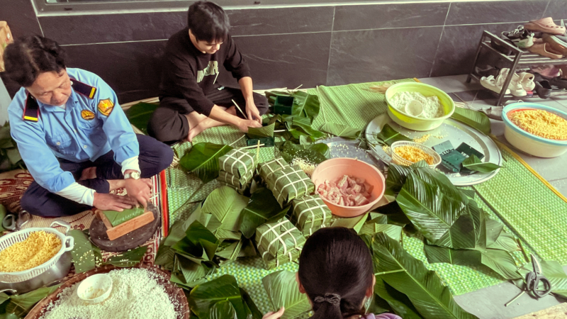 Thành phẩm gói bánh chưng sau sự phối ăn ý của các thành viên Sơn Hà Group