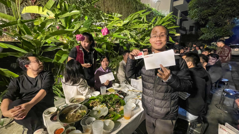 Những món quà nhỏ tri ân đóng góp của các thành viên Sơn Hà Group