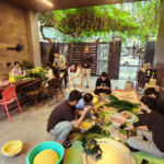 Các thành viên Sơn Hà Group hào hứng tham gia hoạt động gói bánh chưng dịp cuối năm