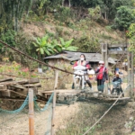 Con đường di chuyển tới điểm trường tại Nà Tấu, Sông Mã, Sơn La