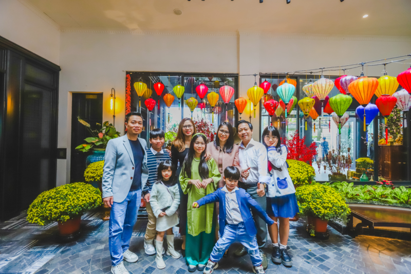 Tập thể Sơn Hà Group ghi lại dấu ấn năm cũ với những bức ảnh tuyệt đẹp