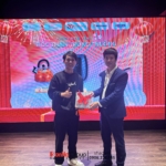 Các thành viên nhận những món quà ý nghĩa cho dịp cuối năm cũ đầu năm mới