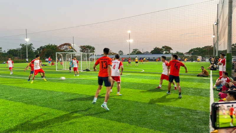 Sơn Hà Group giao hữu bóng đá với Công ty TNHH Du lịch và Đầu tư Việt Vương 2