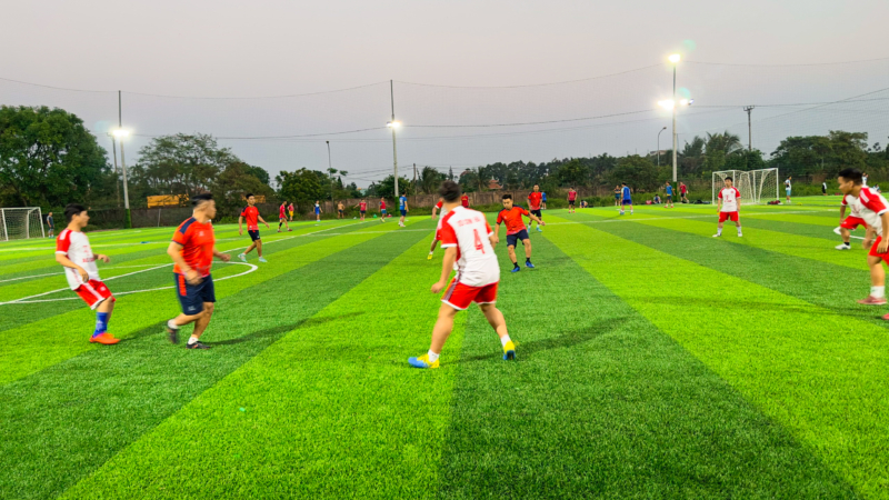 Sơn Hà Group giao hữu bóng đá với Công ty TNHH Du lịch và Đầu tư Việt Vương 3