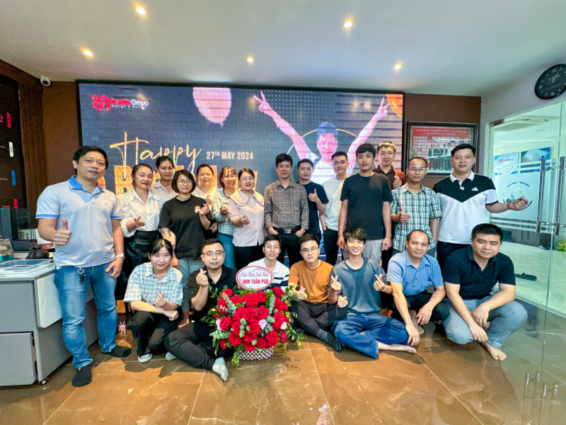 Tập thể CBNV Sơn Hà Group chúc mừng sinh nhật PGĐ. Nguyễn Phương Tuấn 1