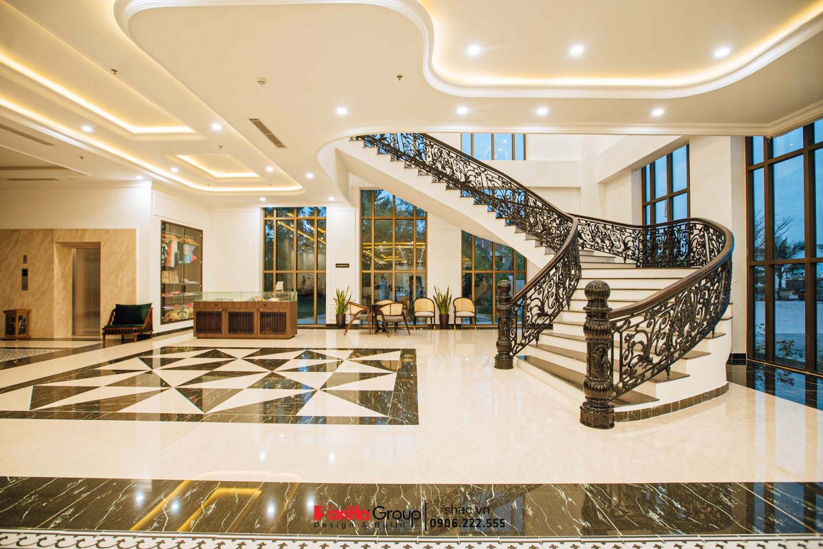 Sảnh chính phong cách Tân cổ điển thu hút của khách sạn Celina Peninsula Quảng Bình