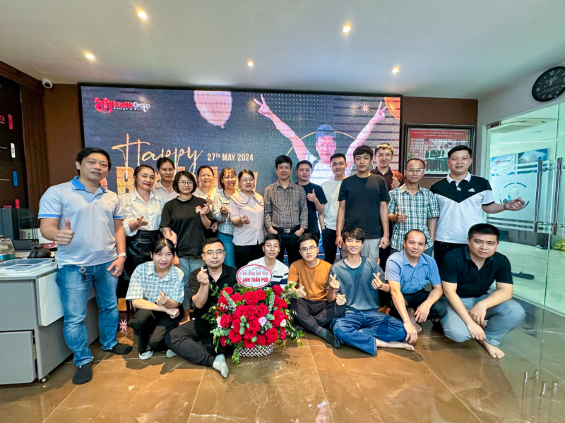 Tập thể CBNV Sơn Hà Group chúc mừng sinh nhật PGĐ. Nguyễn Phương Tuấn 6