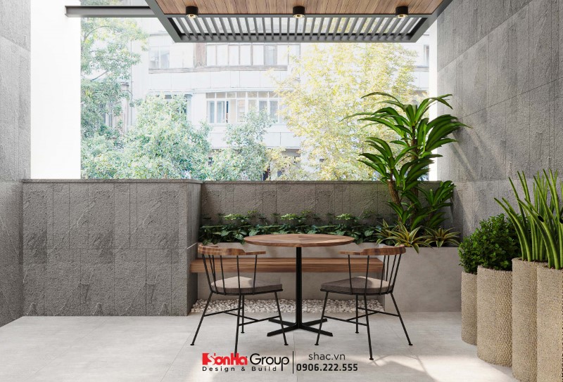 Sơn Hà Group: Công ty thiết kế thi công nội thất biệt thự uy tín với hàng ngàn mẫu thiết kế đẹp, đẳng cấp 7 Sân vườn tầng thượng thông thoáng với thiết kế mở kết hợp với cây xanh