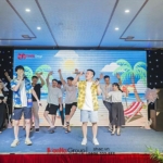 Các thành viên Sơn Hà Group mang đến đêm gala những cảm xúc bồi hồi với ca khúc Nhớ mãi chuyến đi này