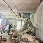 Đội ngũ nhân công đang làm việc để đảm bảo chất lượng, tiến độ của biệt thự