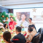 Buổi tiệc sinh nhật đã diễn ra trong không khí vui tươi và ấm cúng.