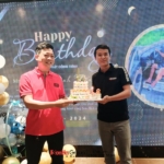 Niềm vui nhân đôi với thuyền trưởng Nguyễn Hoàng Long khi anh cùng đón sinh nhật với người em, người đồng nghiệp của mình.