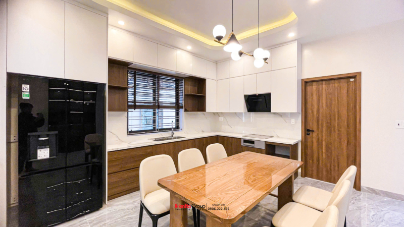 Giải pháp xây nhà ống 2 tầng 1 tum phong cách hiện đại trong ngõ nhỏ - Sơn Hà Group bậc thầy tối ưu không gian 68 Hình ảnh thực tế phòng bếp sau thi hoàn thiện